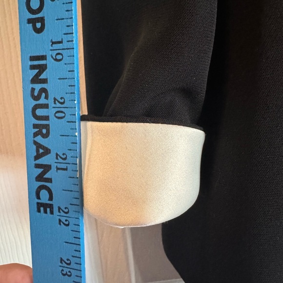 Beautiful black & white Kasper suit - Picture 6 of 6